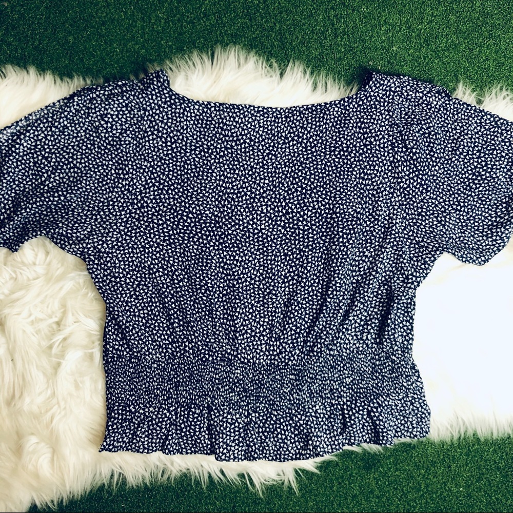 Maeve Anthropologie Navy Arrow Print Crop Top - Picture 7 of 7